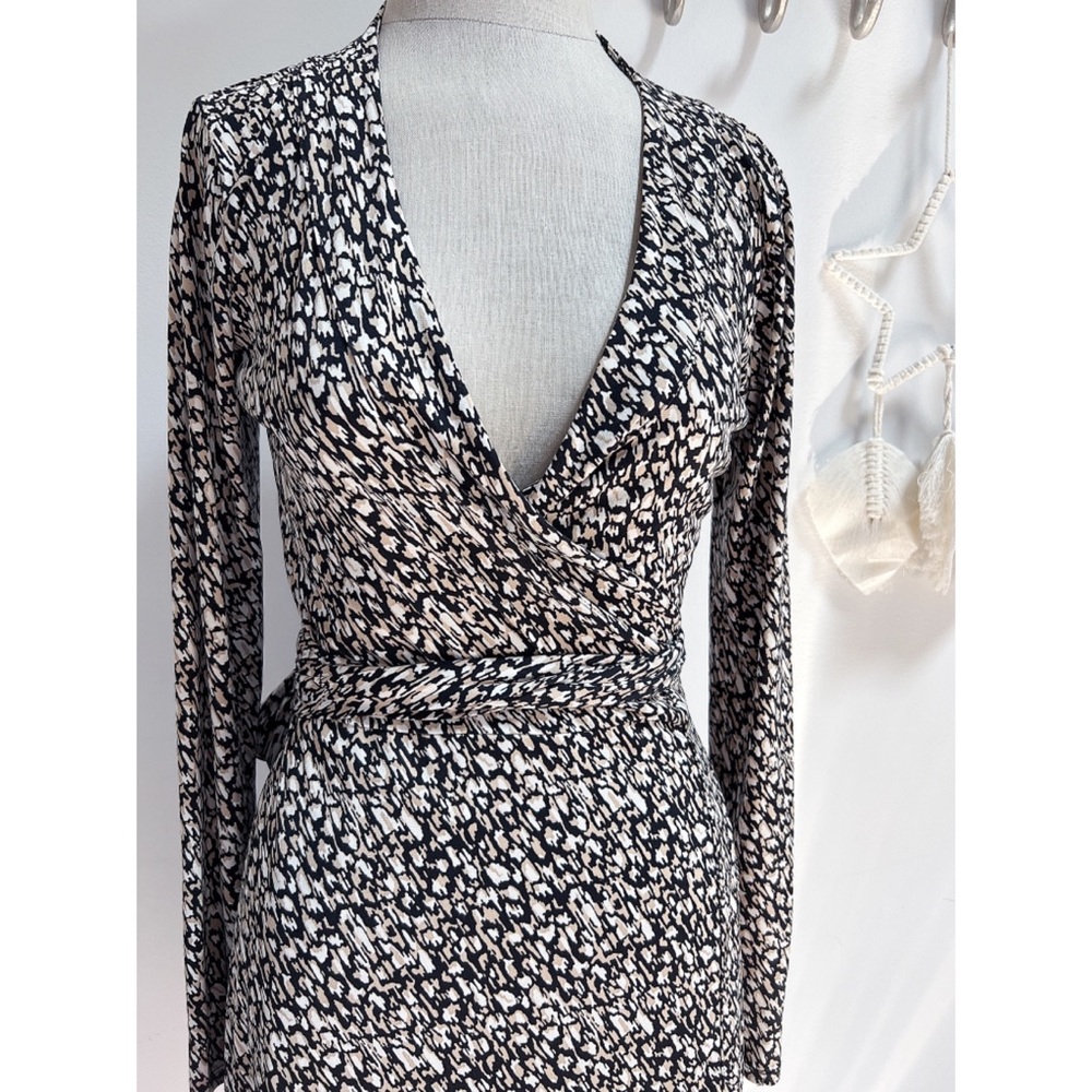 💖Banana Republic Wrap Dress💖 - Picture 2 of 6
